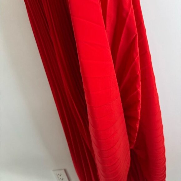 Alexis Two-Tone Designer Dress – Black & Red Pleated – Size Small - Picture 11 of 13
